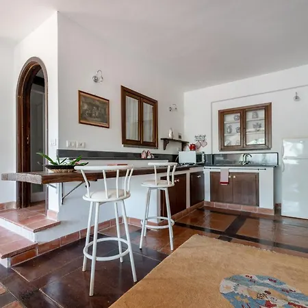 Menadel Panoramic Swimming Pool Daire Aci Catena